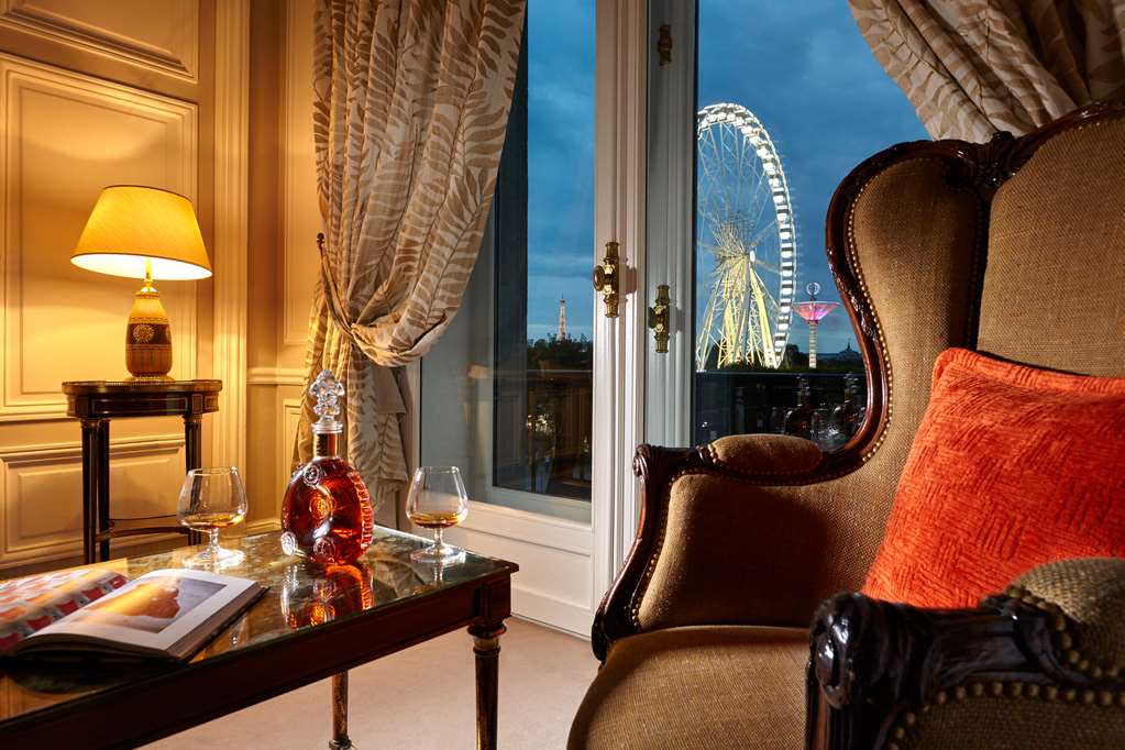 Hotel Regina Louvre  Rooms and suites with view of the Eiffel tower